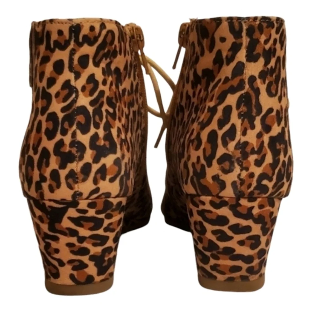 Dolce Vita DV8 Women's‎ Animal Print Wedge Shoes - Size 7